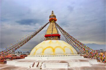 Bouddhanath Stupa: A full view